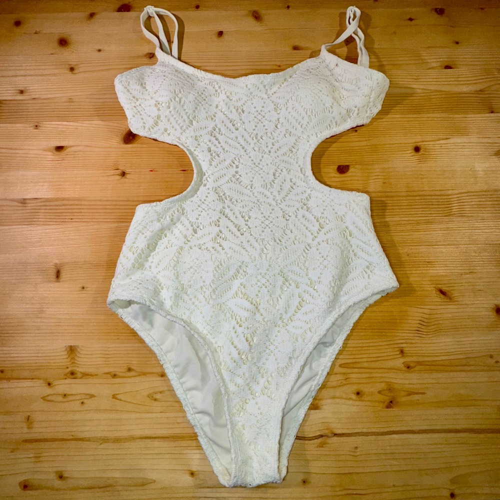 NWT! Aerie White crochet Lace One-Piece Swimsuit size medium